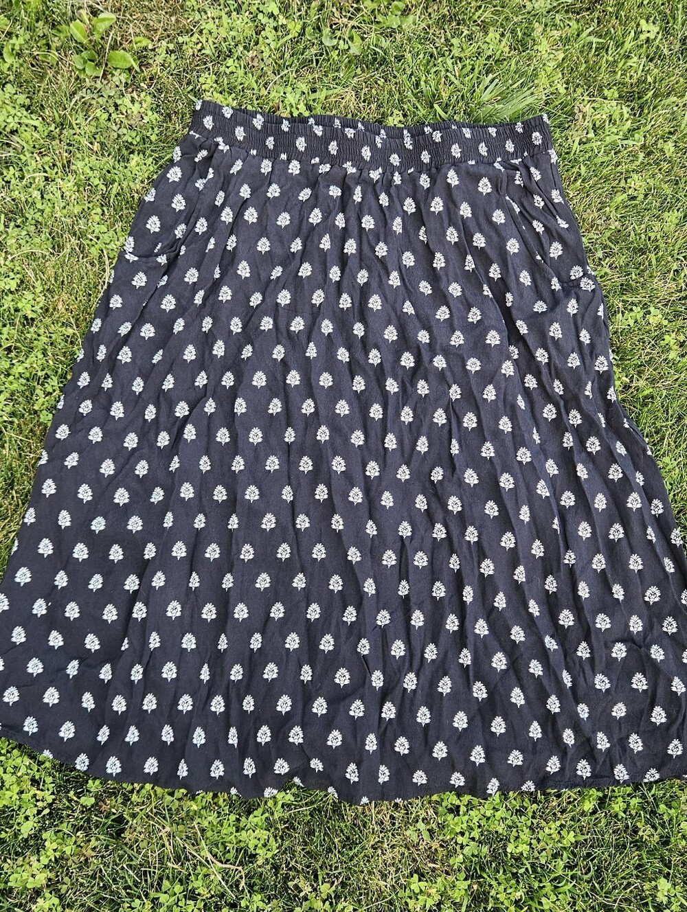 Black Printed Maxi Skirt - Women's Fashion, Has Pockets